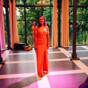 Meet your Posher, Adrienne